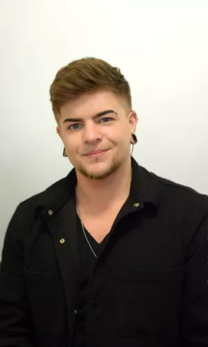 Profile picture for user Adrian Jaques Böck