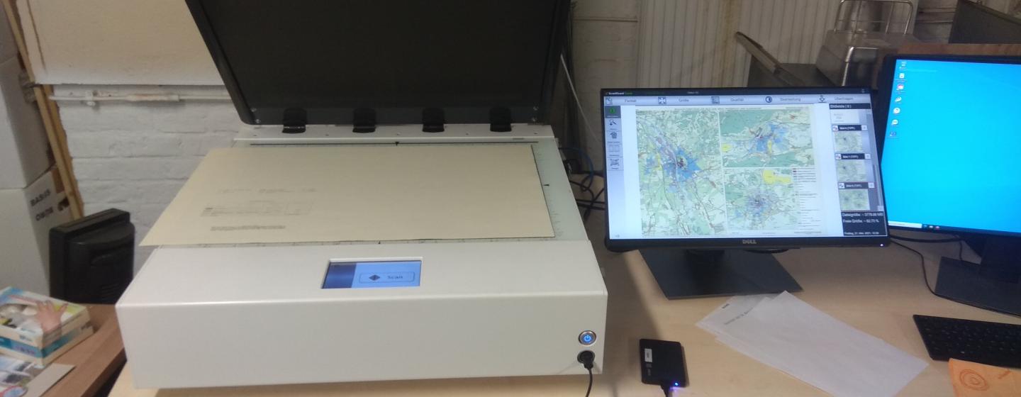 Der Scanner des ÖAW Archivs in Action