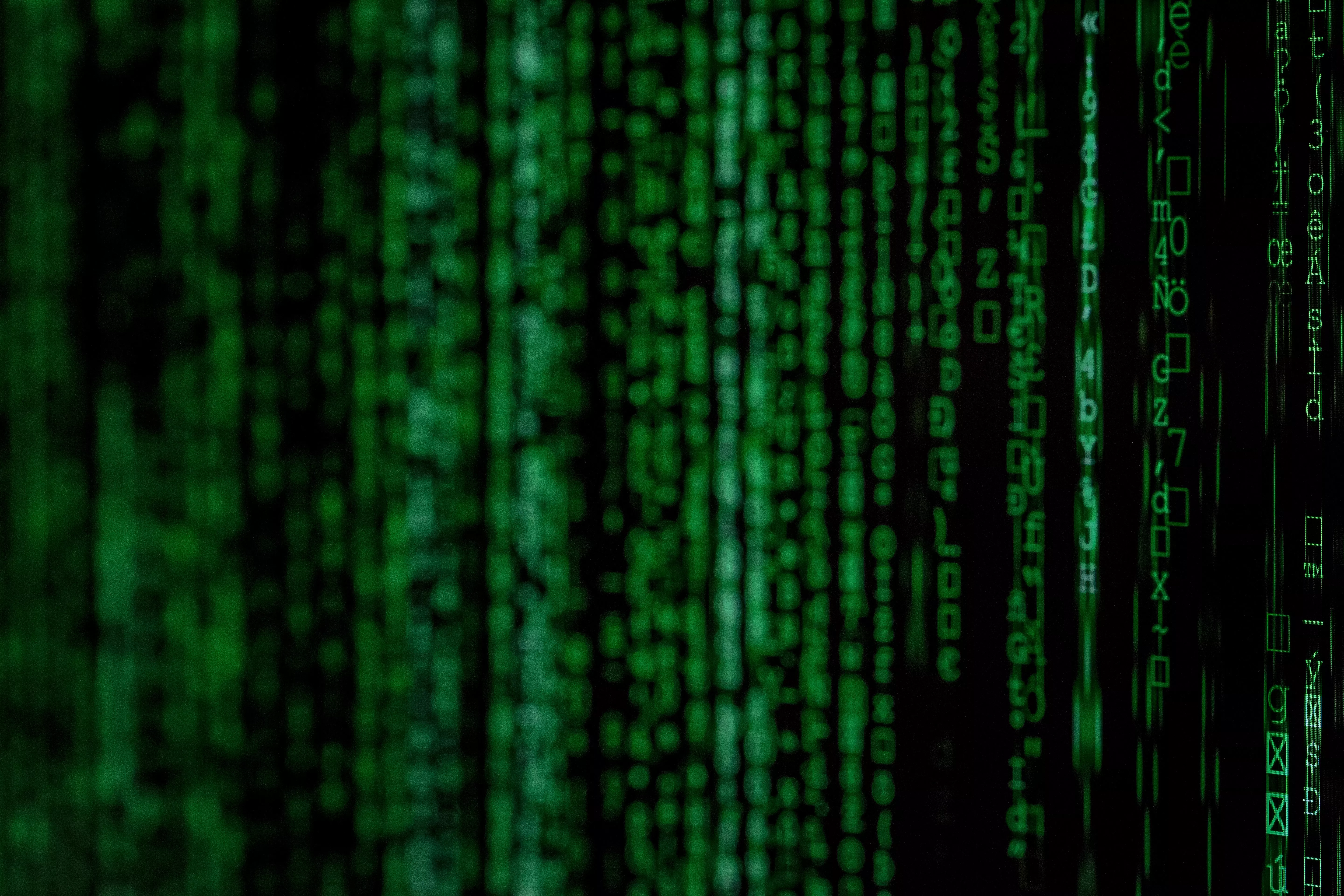 Grüne Schrift auf einem Computerbildschirm.