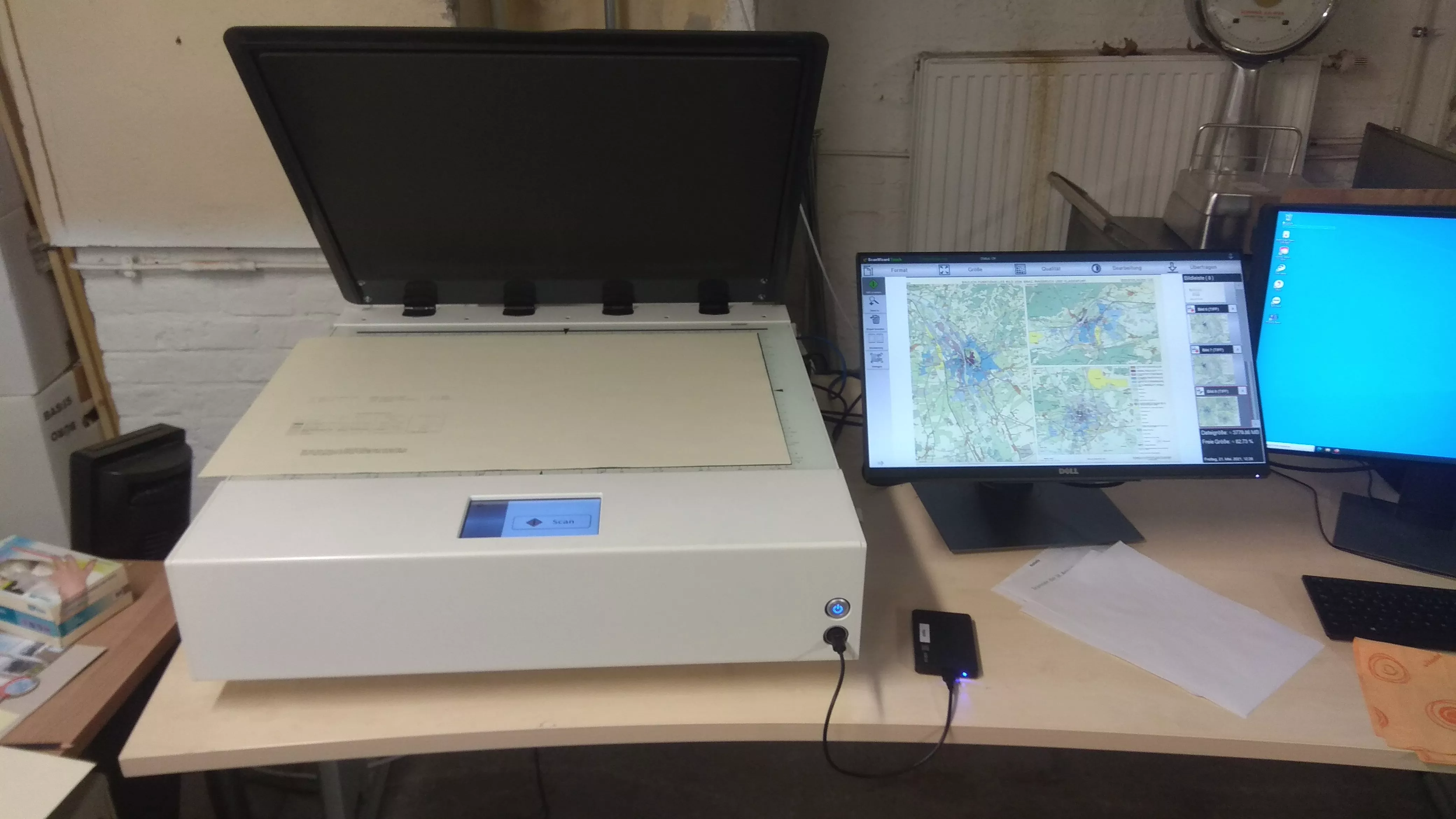 Der Scanner des ÖAW Archivs in Action