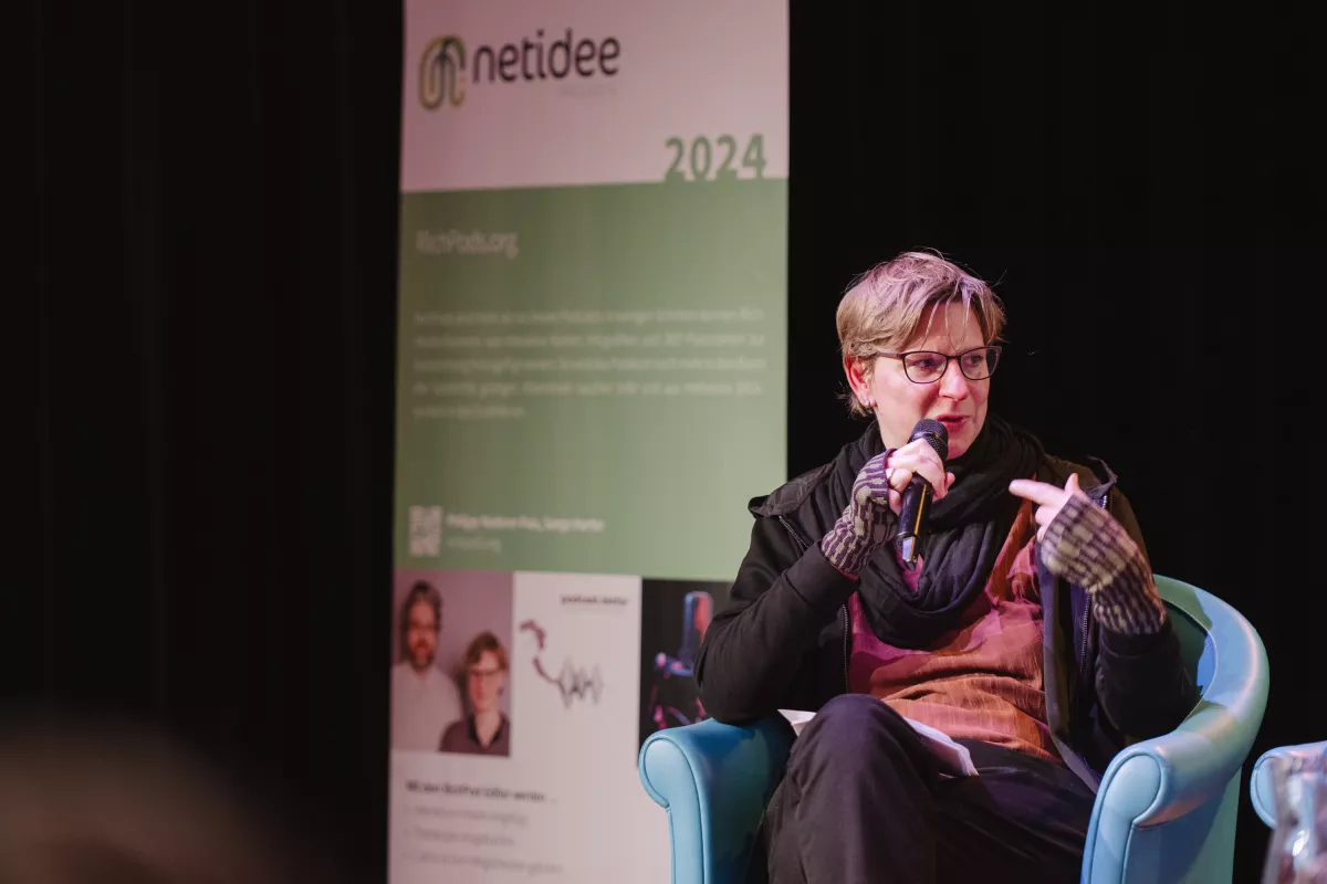 Sonja Harter am Podium