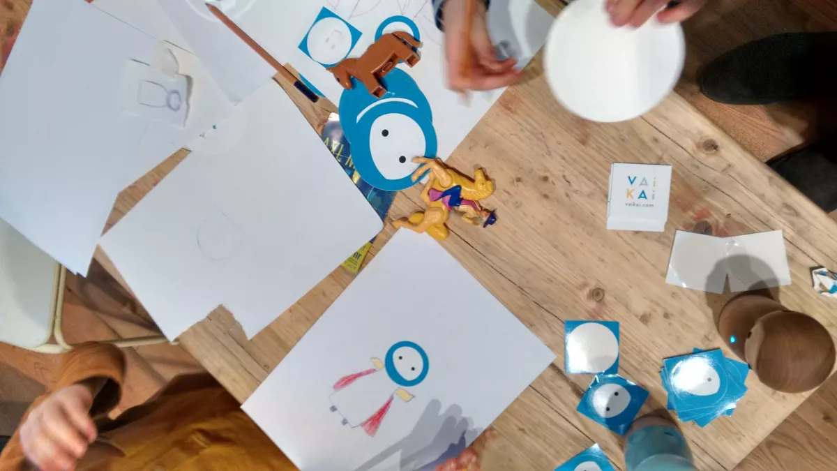 Der Designprozess bei Vai Kai ist mit den Kindern und den Eltern. Bild von Vai Kai.