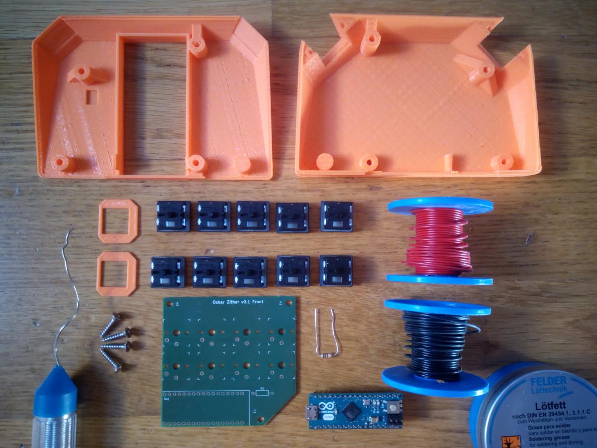 Abbildung: Bauteile von Oskar Zither: 3D Druck Gehäuse, 10 Tasten, Schaltlitze, 4 Schrauben, Leiterplatte, Widerstand und Arduino Micro; Außerdem das Verbrauchsmaterial Lötzinn und Lötfett
