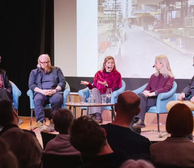 Podiumsdiskussion im NordbahnSaal der HausWirtschaft.
