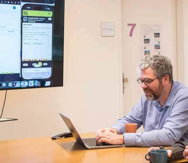 RichPods-Team beim Entwickeln