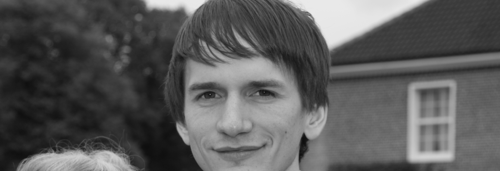 Portraitfoto von Simon Schmid