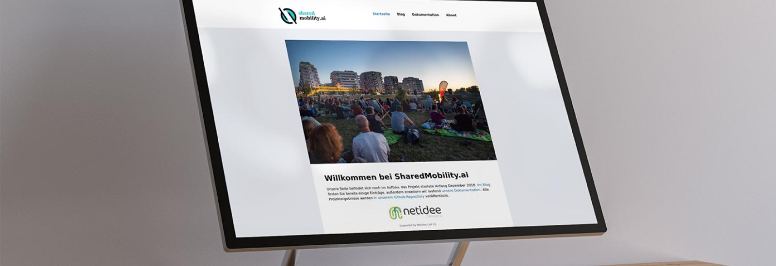Mockup von unserer Webseite mit dem Logo